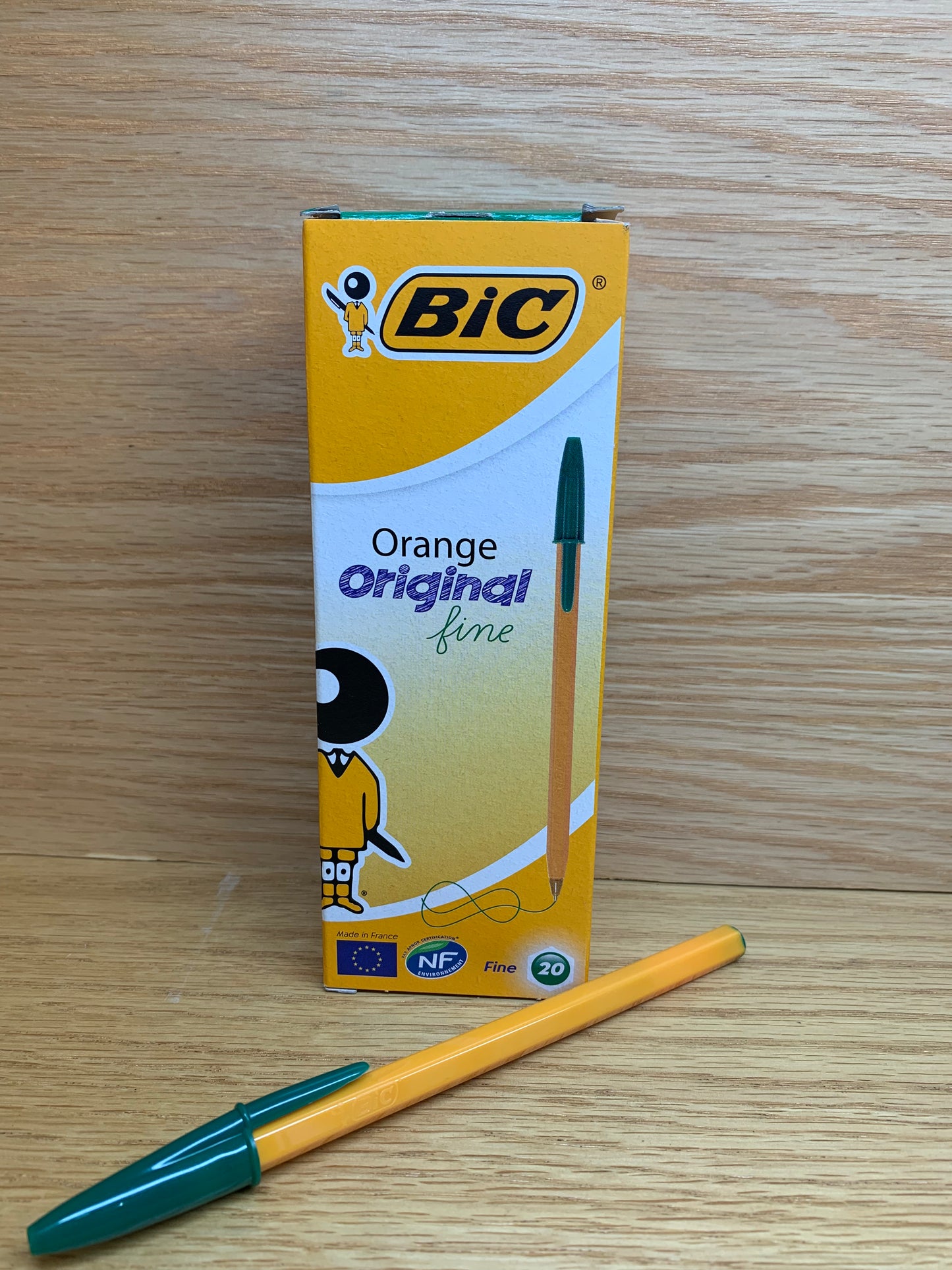 🖊️ Stylo Bille Orange Pointe Fine – Encre Noir Boîte de 20